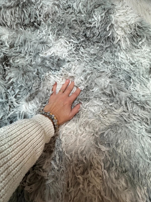 Soft faux fur fabric remnant with long grey-white feather effect pile 30cm x 160cm