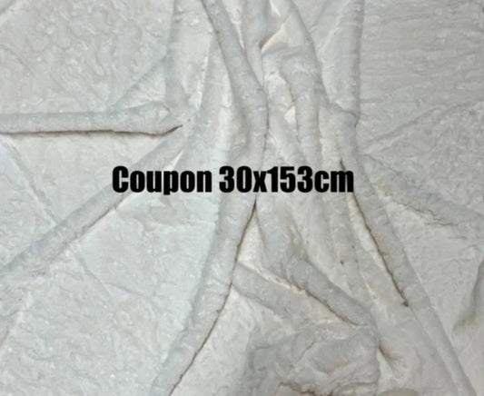 Coupon tissu fausse fourrure douce blanc crème texturée à poils courts 30cm x 153cm