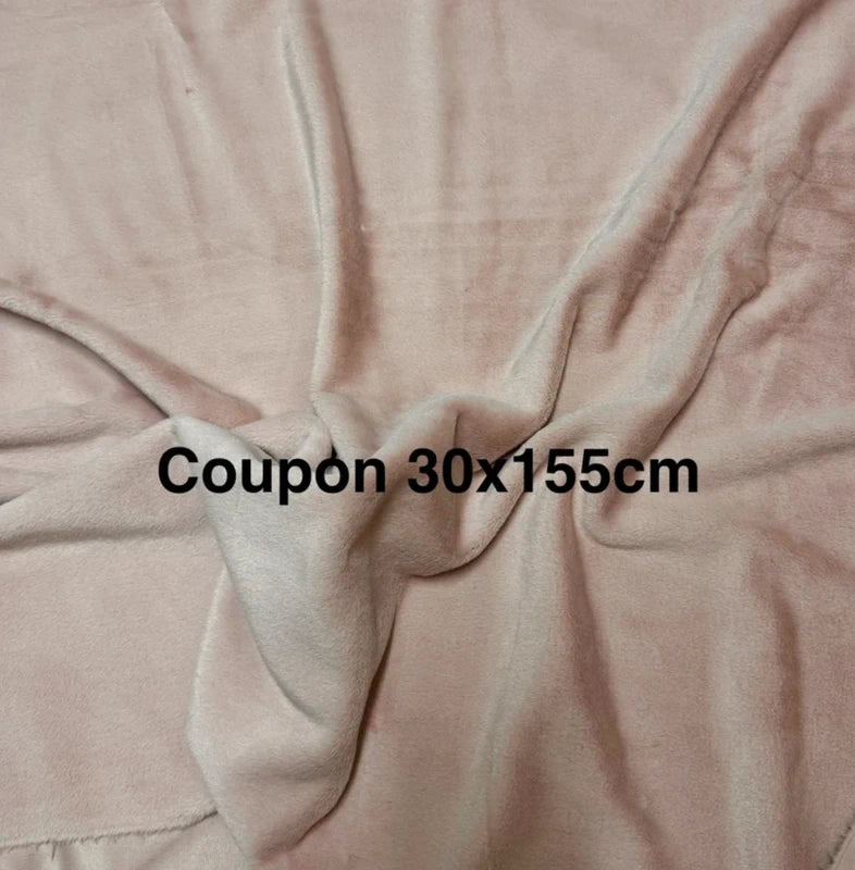 Coupon tissu fausse fourrure légère touché velours à poils courts rose clair 30cmx155cm