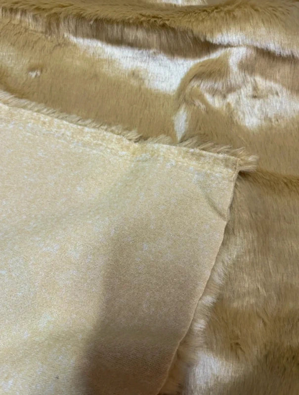 Coupon tissu fausse fourrure douce et de qualité à poils longs beige doré 30cm x 77cm