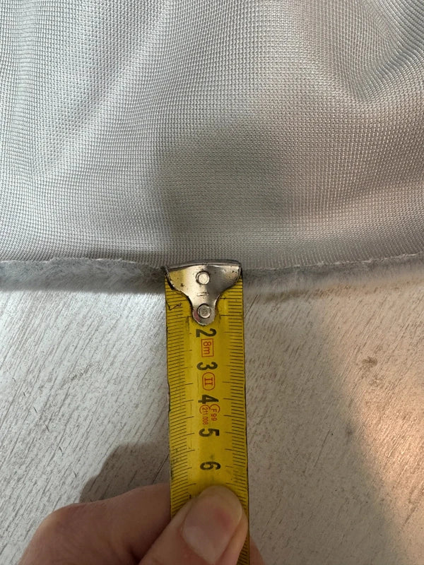 Coupon tissu très doux fausse fourrure à poils courts gris 30cm x 156cm