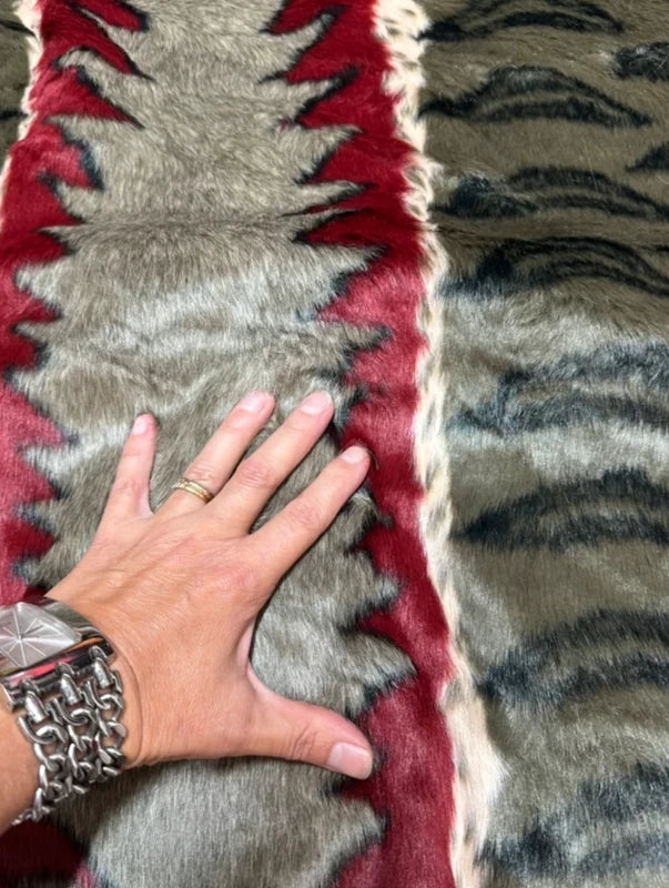 Coupon tissu fausse fourrure douce de qualité kaki rouge blanc à poils courts 30cmx158cm