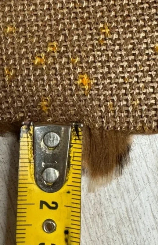 Coupon tissu fausse fourrure de qualité imprimée beige noir à poils mi-longs 28cm x 155cm