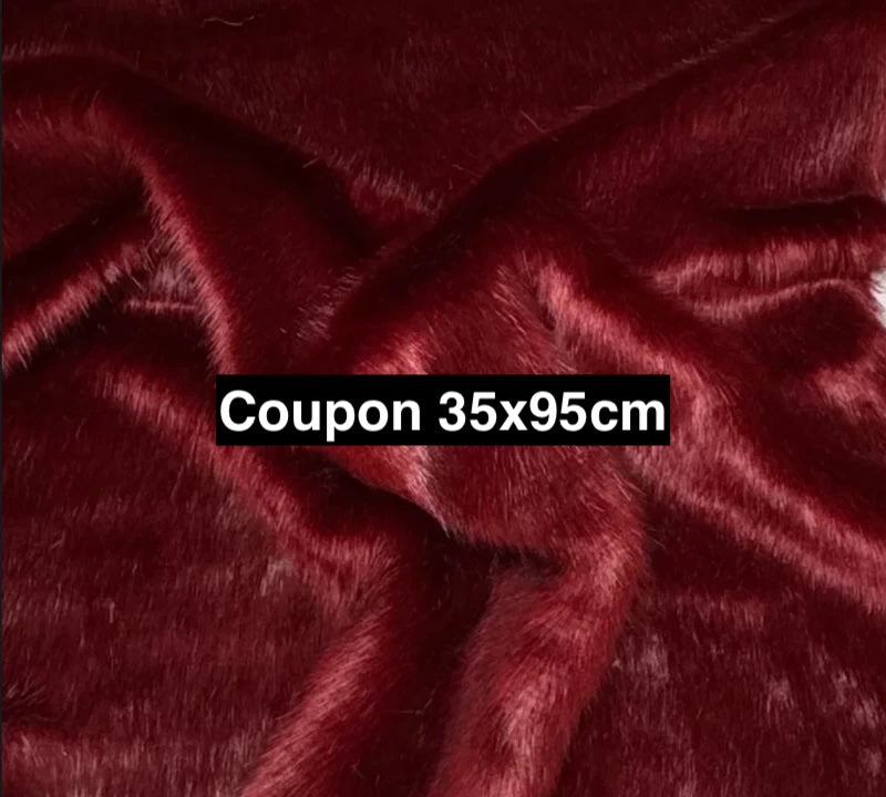Coupon tissu fourrure douce,épaisse de qualité rouge bordeaux à poils mi- longs 35cm x 95cm