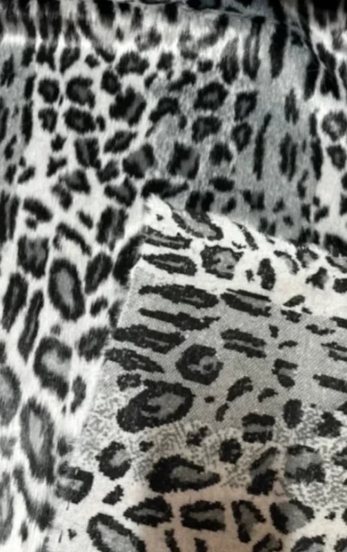 Coupon tissu fausse fourrure douce et légère à poils courts imprimé gris noir 30cm x 80cm