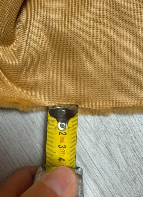 Coupon tissu fausse fourrure douce marron caramel à poils courts 30cm x 155cm