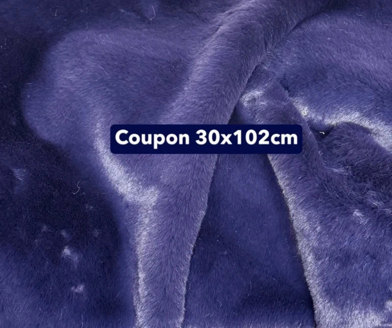 Coupon tissu fausse fourrure à poils mi longs violine prune 30cm x 102cm