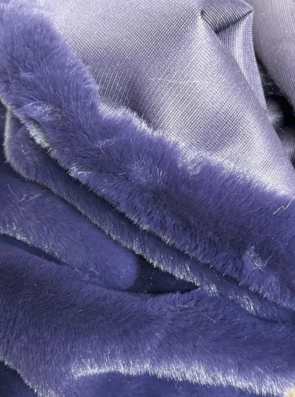 Coupon tissu fausse fourrure à poils mi longs violine prune 30cm x 102cm