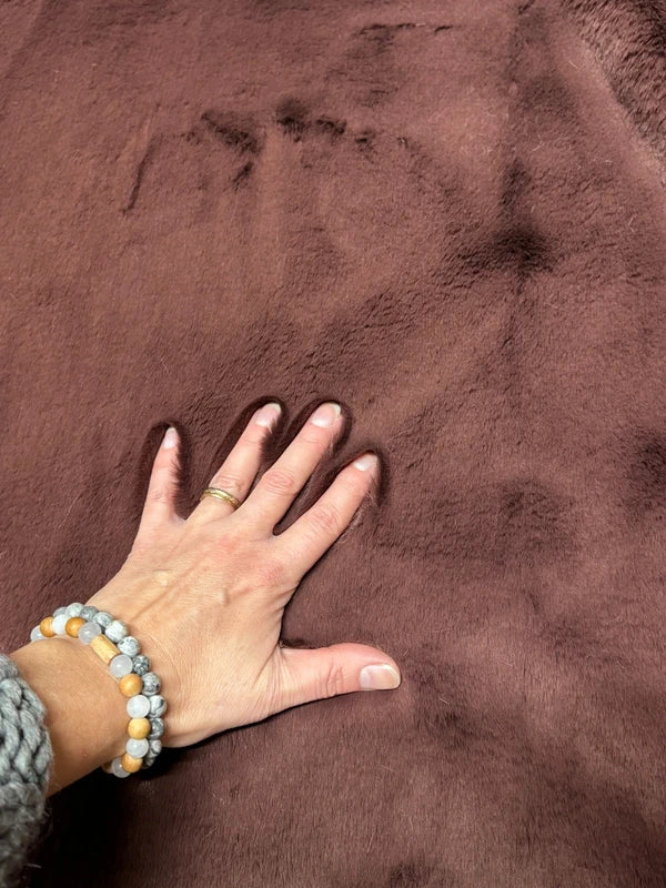 Coupon tissu fausse fourrure très douce et de qualité à poils mi-longs marron 30cm x 155cm