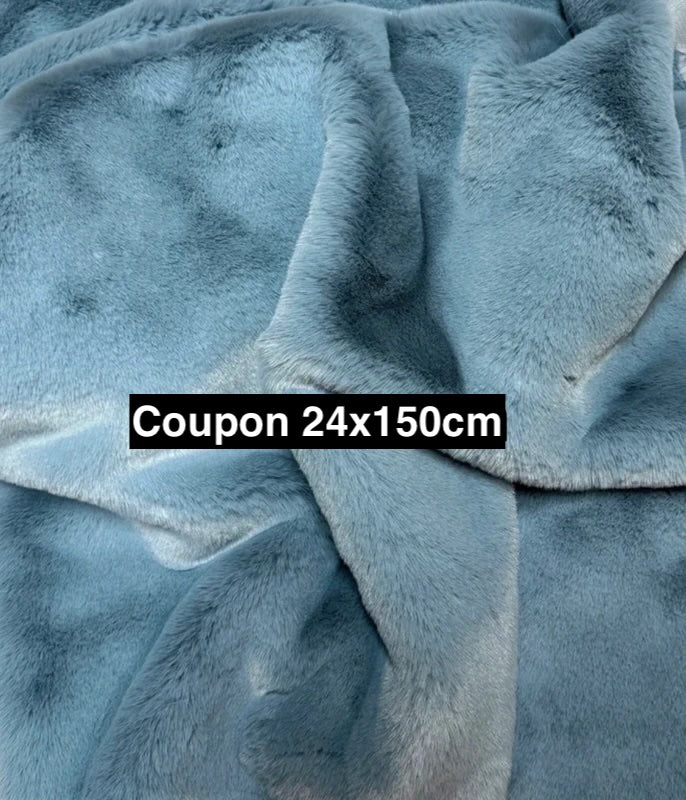Coupon couture tissu fausse fourrure très douce et épaisse à poils mi-longs bleu 24cm x 150cm