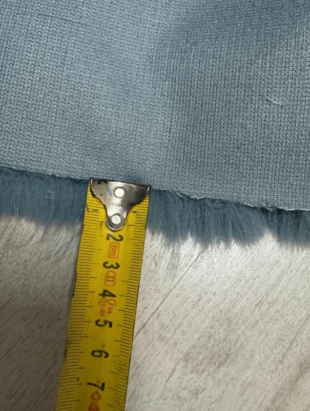 Coupon couture tissu fausse fourrure très douce et épaisse à poils mi-longs bleu 24cm x 150cm