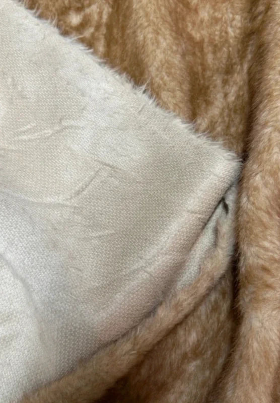 Coupon tissu fausse fourrure douce à poils mi-longs marron 21cm x 170cm