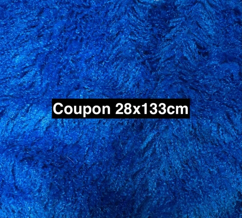 Coupon fausse fourrure bleue – poils longs frisés 3 à 4 cm – 28 × 133 cm