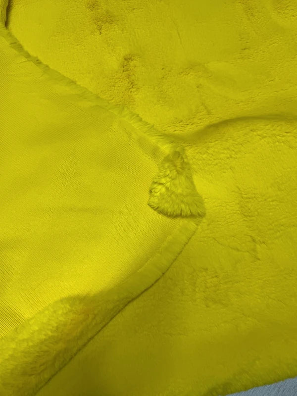 Coupon tissu fausse fourrure douce et épaisse jaune à poils mi-longs 30cm x 160cm