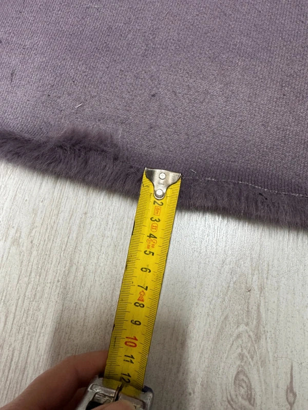 Coupon tissu fausse fourrure douce qualité à poils mi longs violine prune 30cm x 110cm