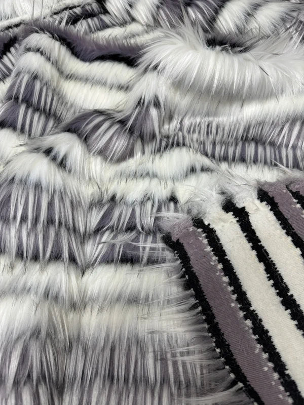 Fausse fourrure blanche & violette nuancée poils longs 4/5 cm – Coupon 20×160 cm