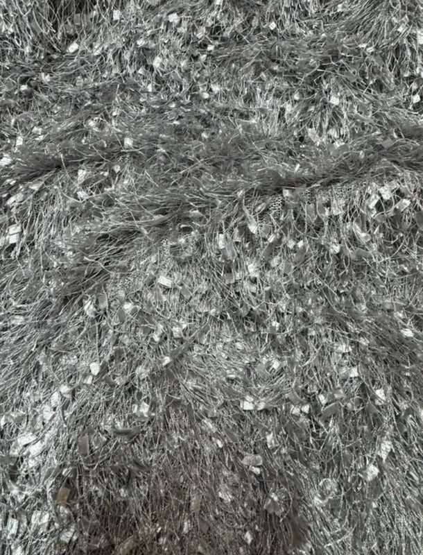 Coupon tissu souple et original à poils longs gris argent 33cm x 170cm