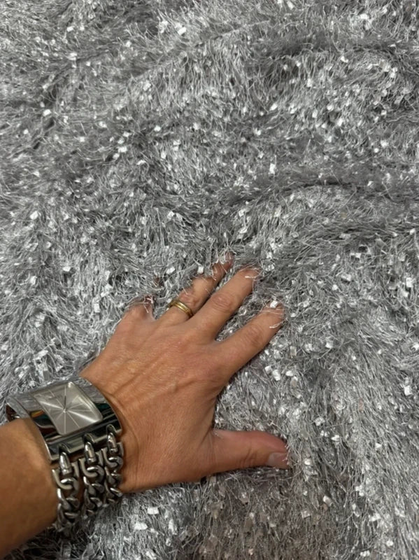 Coupon tissu souple et original à poils longs gris argent 33cm x 170cm