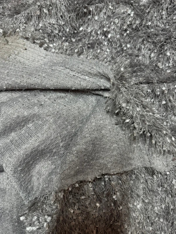 Coupon tissu souple et original à poils longs gris argent 33cm x 170cm