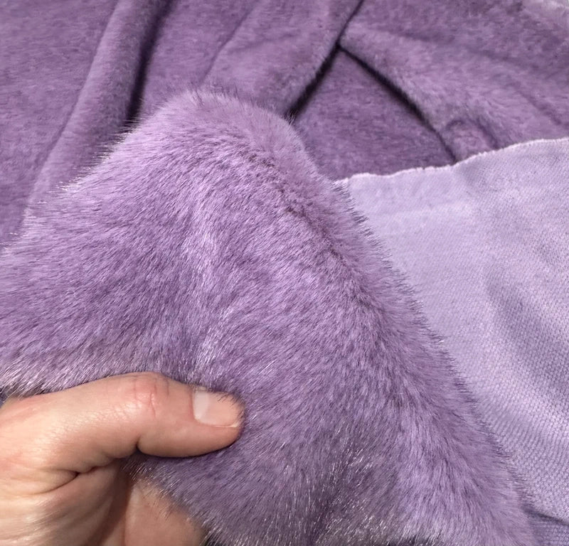 Coupon tissu fausse fourrure douce de qualité violet lilas à poils mi-longs 30cmx155cm