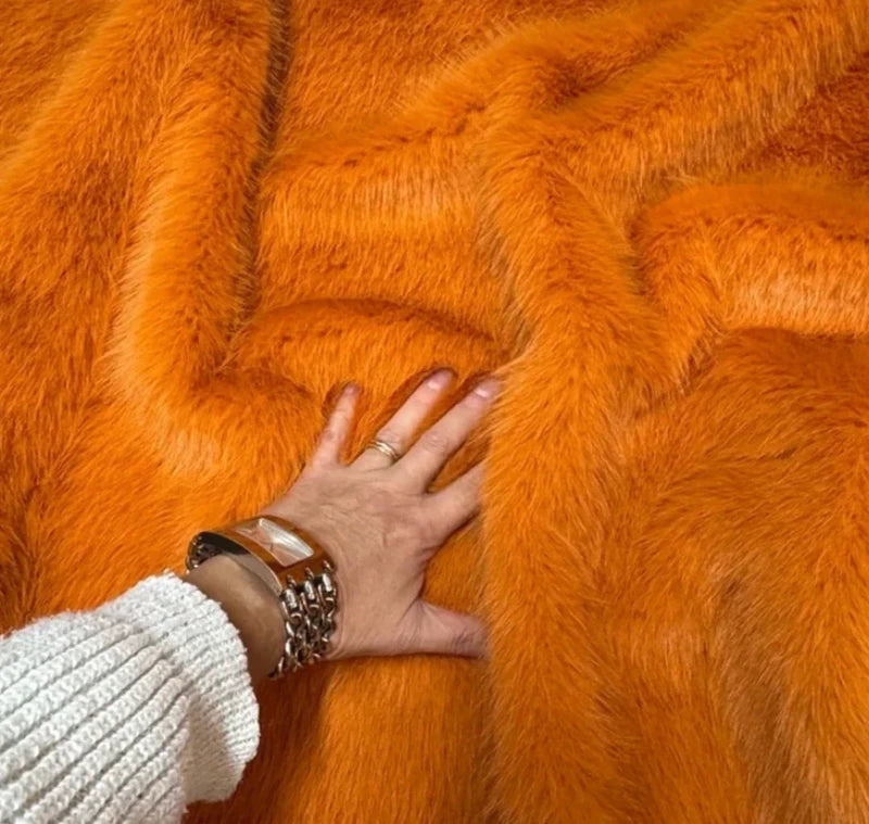 Coupon tissu fausse fourrure douce à poils longs orange 30cm x73cm