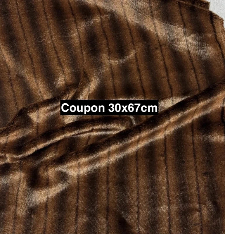 Coupon tissu fausse fourrure douce et de qualité à poils mi-longs marron roux 30cm x 67cm