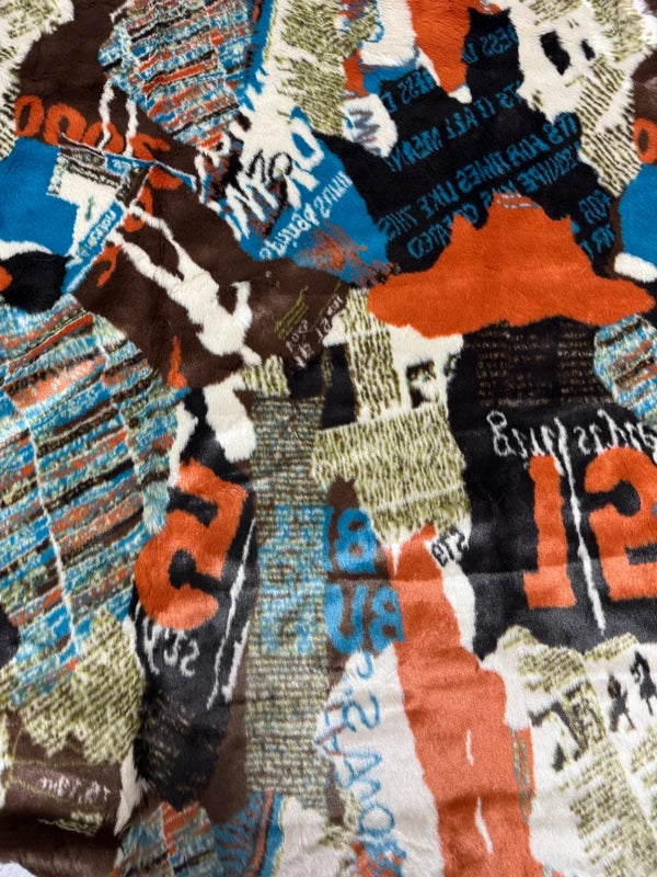 Fausse fourrure imprimée effet BD – Douce – Poils mi-longs 1,5 cm – Coupon 30×125 cm