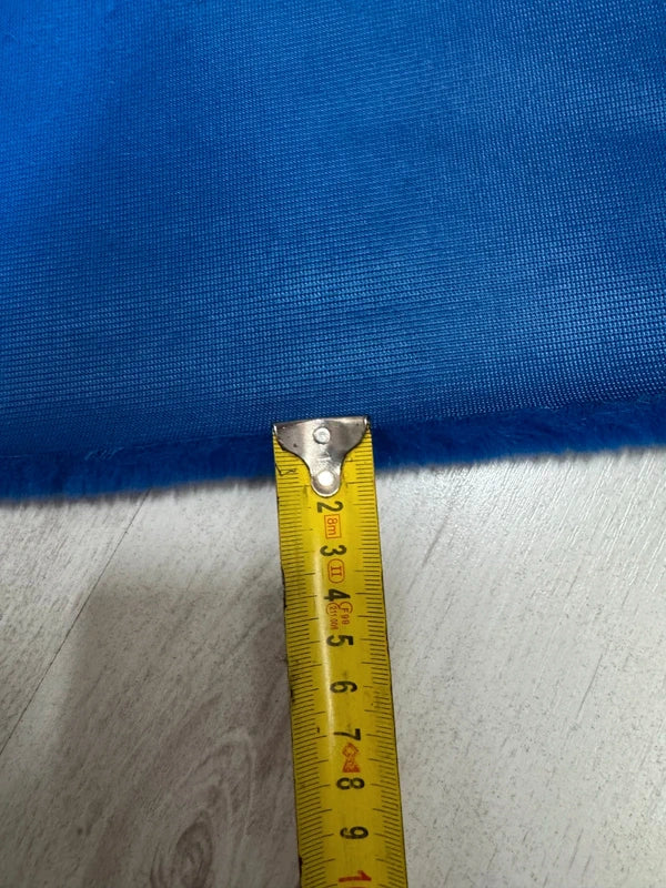 Fausse fourrure bleue épaisse et douce – Poils mi-longs 1,5 cm – Coupon 30×155 cm