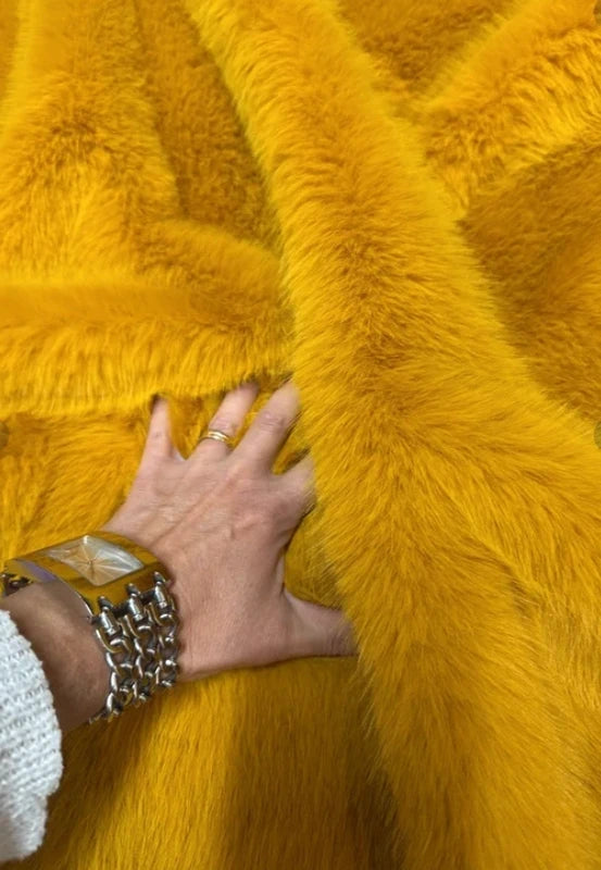 Coupon tissu fausse fourrure douce, épaisse à poils longs jaune moutarde miel 33cm x145cm