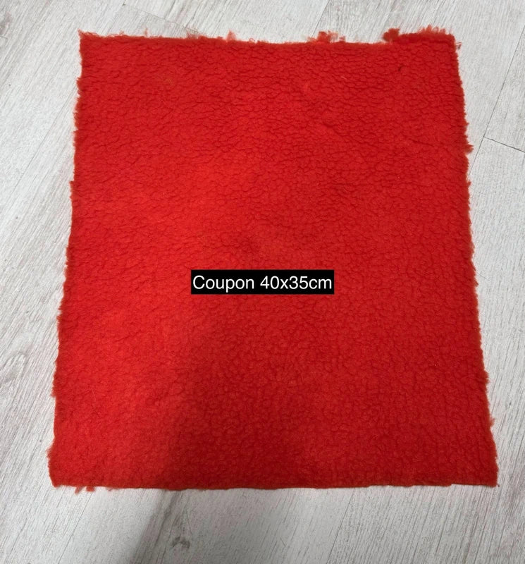 Coupon tissu fausse fourrure douce moutonnée à poils épais rouge orange 40cm x 35cm