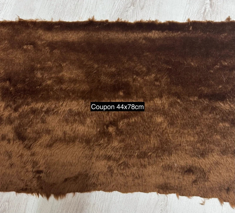 Coupon tissu fausse fourrure légère à poils mi-longs marron 44cm x 78cm