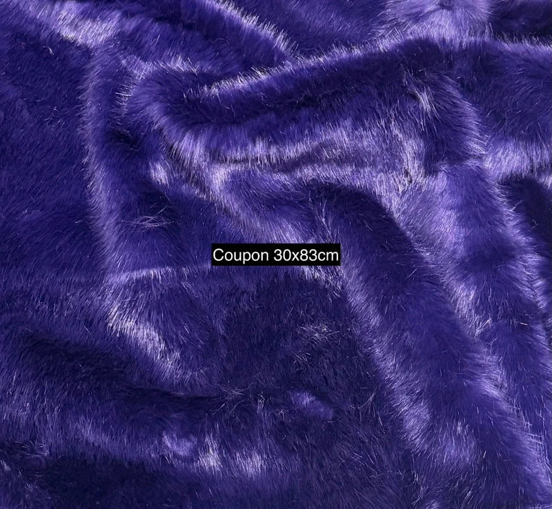 Coupon tissu fausse fourrure douce et épaisse violet à poils mi-longs 30cm x 83cm