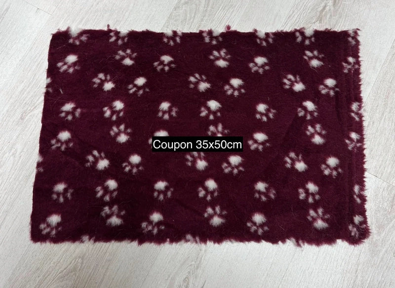 Fausse fourrure originale rouge bordeaux et blanc – Motif pattes vintage 35x50cm