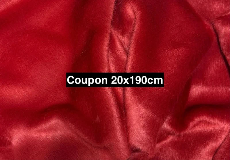 Coupon tissu fausse fourrure rouge de qualité à poils mi-longs 20cm x 190cm