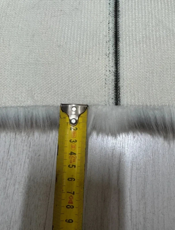 Coupon de fausse fourrure 33×80 cm marron et crème rayures poils mi-longs