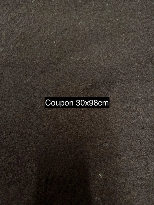 Coupon fausse fourrure épaisse et rigide à poils mi-longs marron foncé 30cm x 98cm