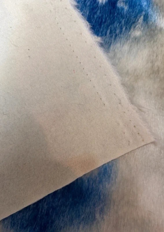 Coupon fausse fourrure douce à poils courts beige et bleu 40cmx88cm