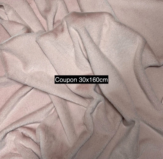 Coupon fausse fourrure à poils courts rose clair 30cm x 160cm