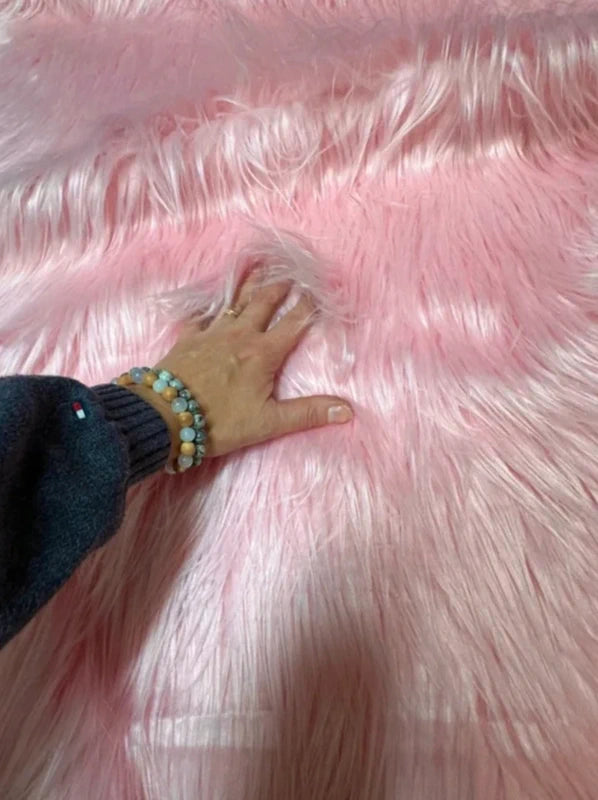 Coupon tissu fausse fourrure douce légère à poils longs rose 26cm x75cm