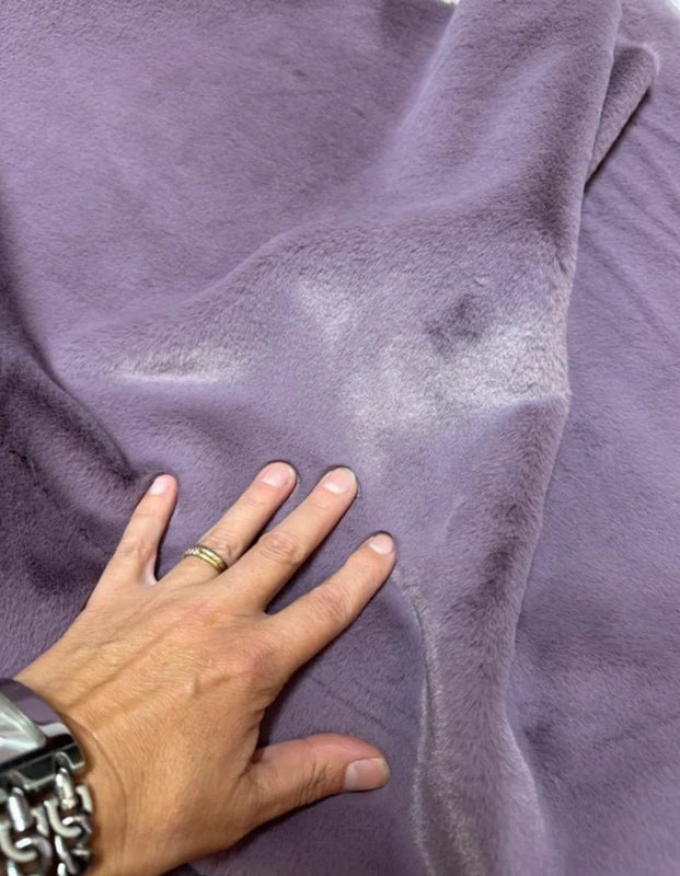 Coupon fausse fourrure douce de qualité violet lilas à poils courts 31cmx82cm