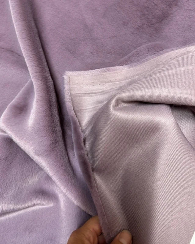 Coupon fausse fourrure douce de qualité violet lilas à poils courts 31cmx82cm