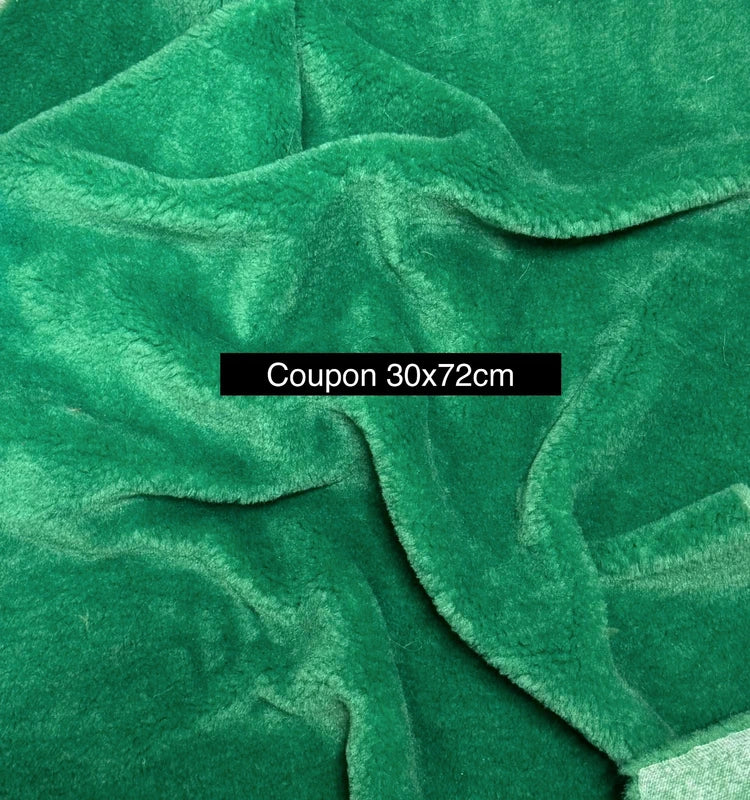 Coupon fausse fourrure douce à poils mi-longs vert 30cm x 72cm