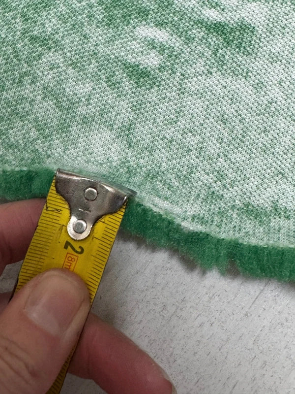 Coupon fausse fourrure douce à poils mi-longs vert 30cm x 72cm