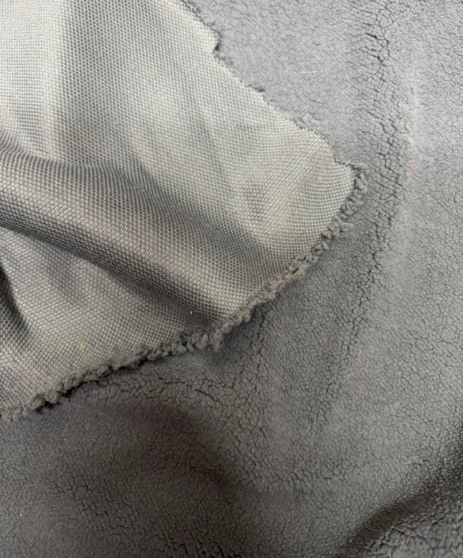 Coupon tissu fausse fourrure style polaire gris foncé 30cm x 160cm