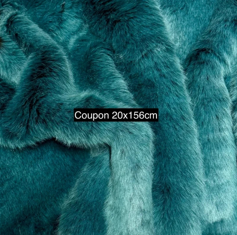 coupon fausse fourrure douce et épaisse de qualité vert canard à poils longs 20cm x 156cm