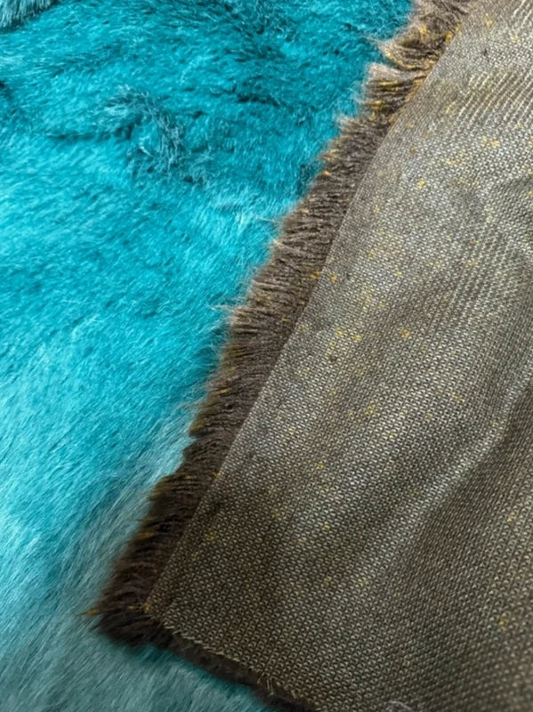 coupon fausse fourrure douce et épaisse de qualité vert canard à poils longs 20cm x 156cm