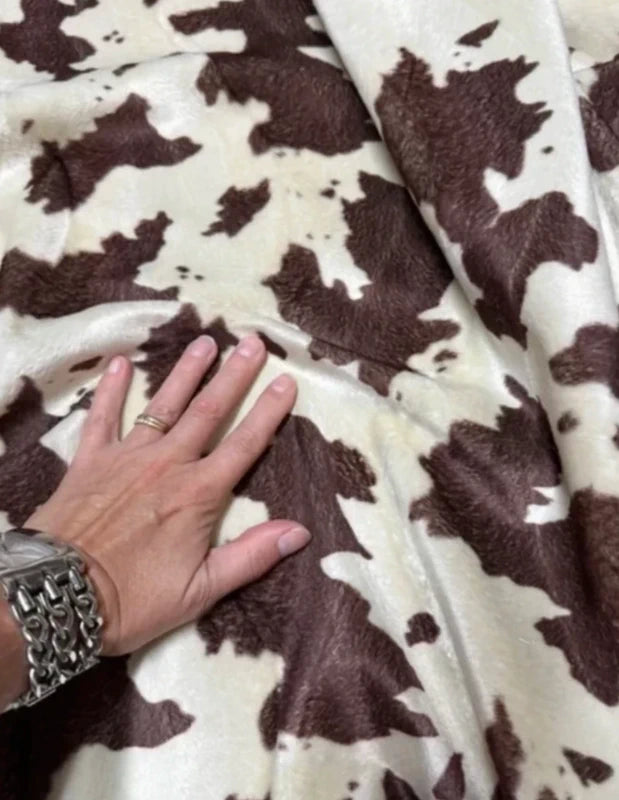 Coupon tissu fausse fourrure légère à poils ras imprimée marron beige 37x154cm