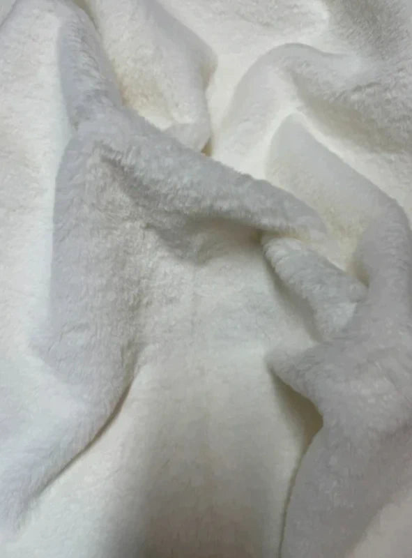 Coupon très doux fausse fourrure à poils courts blanc 30cm x 165cm