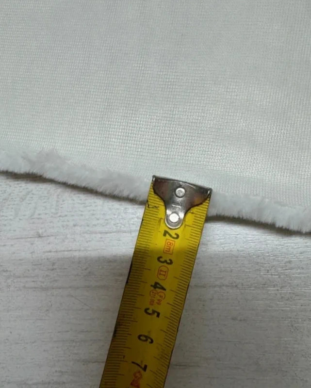 Coupon très doux fausse fourrure à poils courts blanc 30cm x 165cm