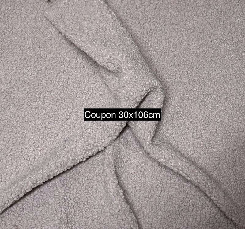 Coupon fausse fourrure lilas clair bouclé poils ~1 cm 30×106 cm